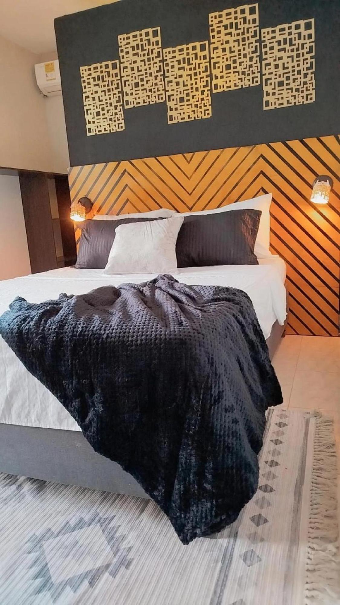 Hb4 Double With Private Bathroom And Balcony Pensión Cartagena