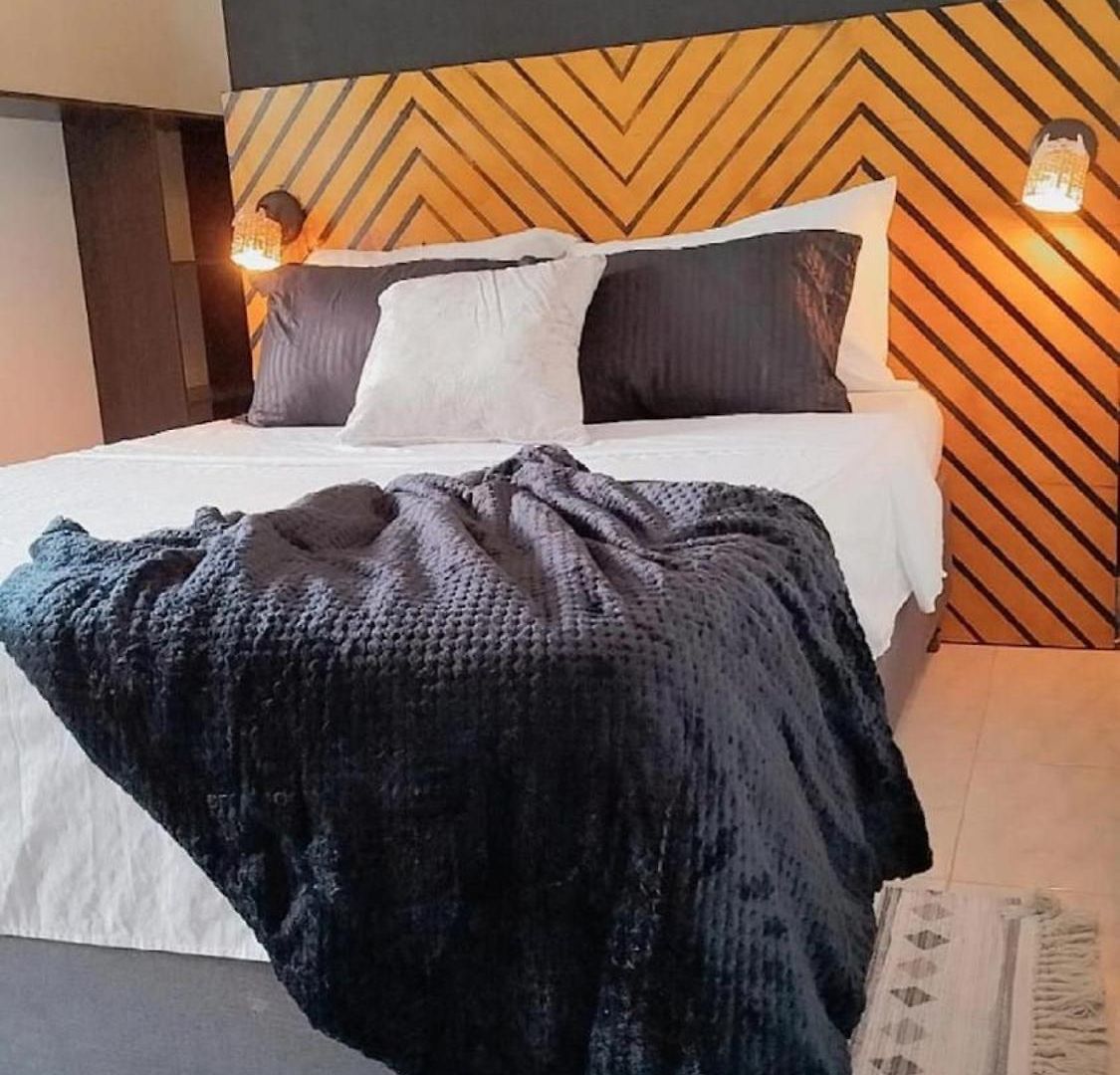 Hb4 Double With Private Bathroom And Balcony Pensión Cartagena