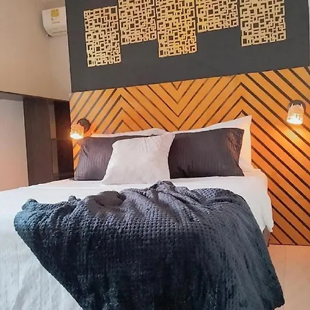 Hb4 Double With Private Bathroom And Balcony Pensión