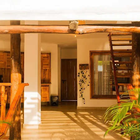 Pensión Hb4 Double With Private Bathroom And Balcony *