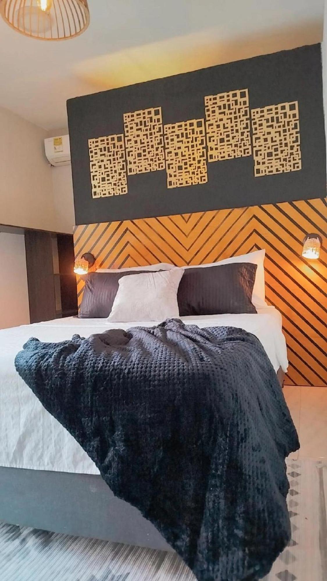 Hb4 Double With Private Bathroom And Balcony Guest house